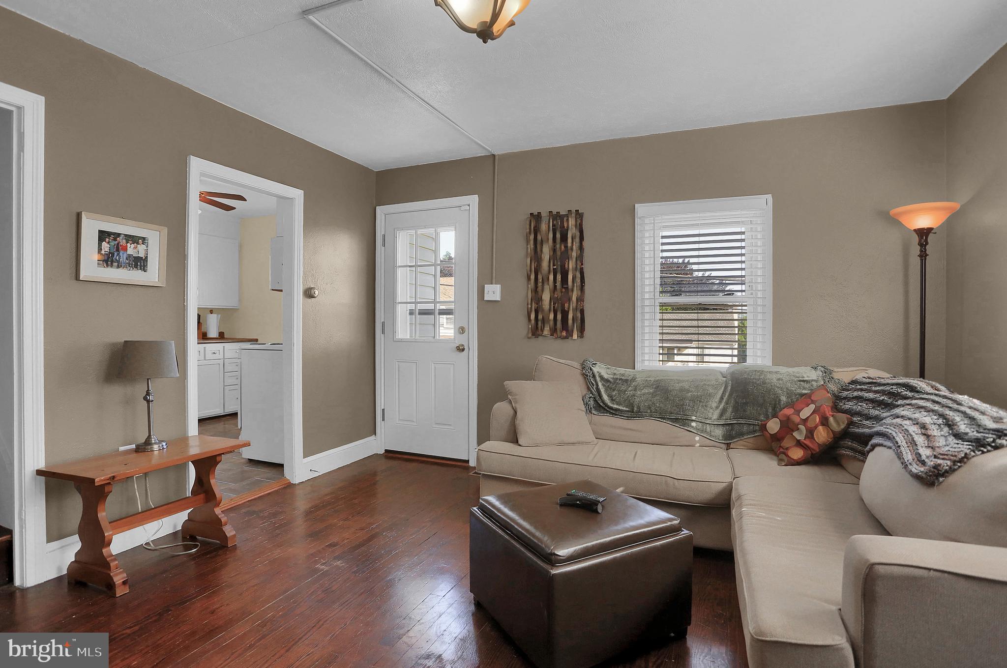 548 Hillcrest Road York, PA 17403 - Photo 3 of 27 Gallery Image 3