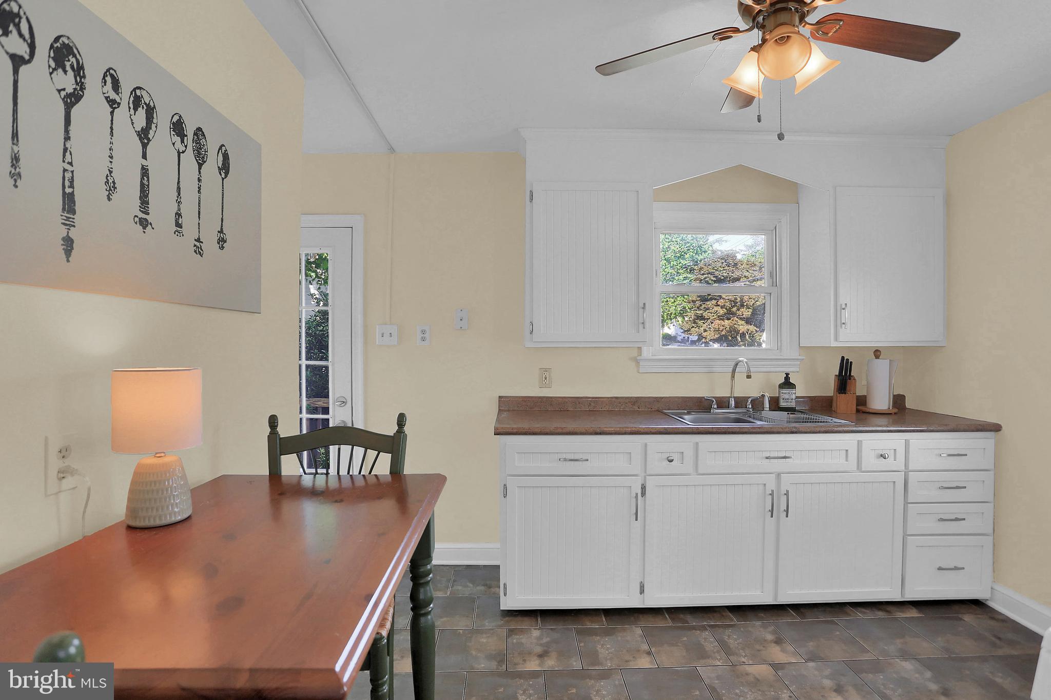 548 Hillcrest Road York, PA 17403 - Photo 9 of 27 Gallery Image 9