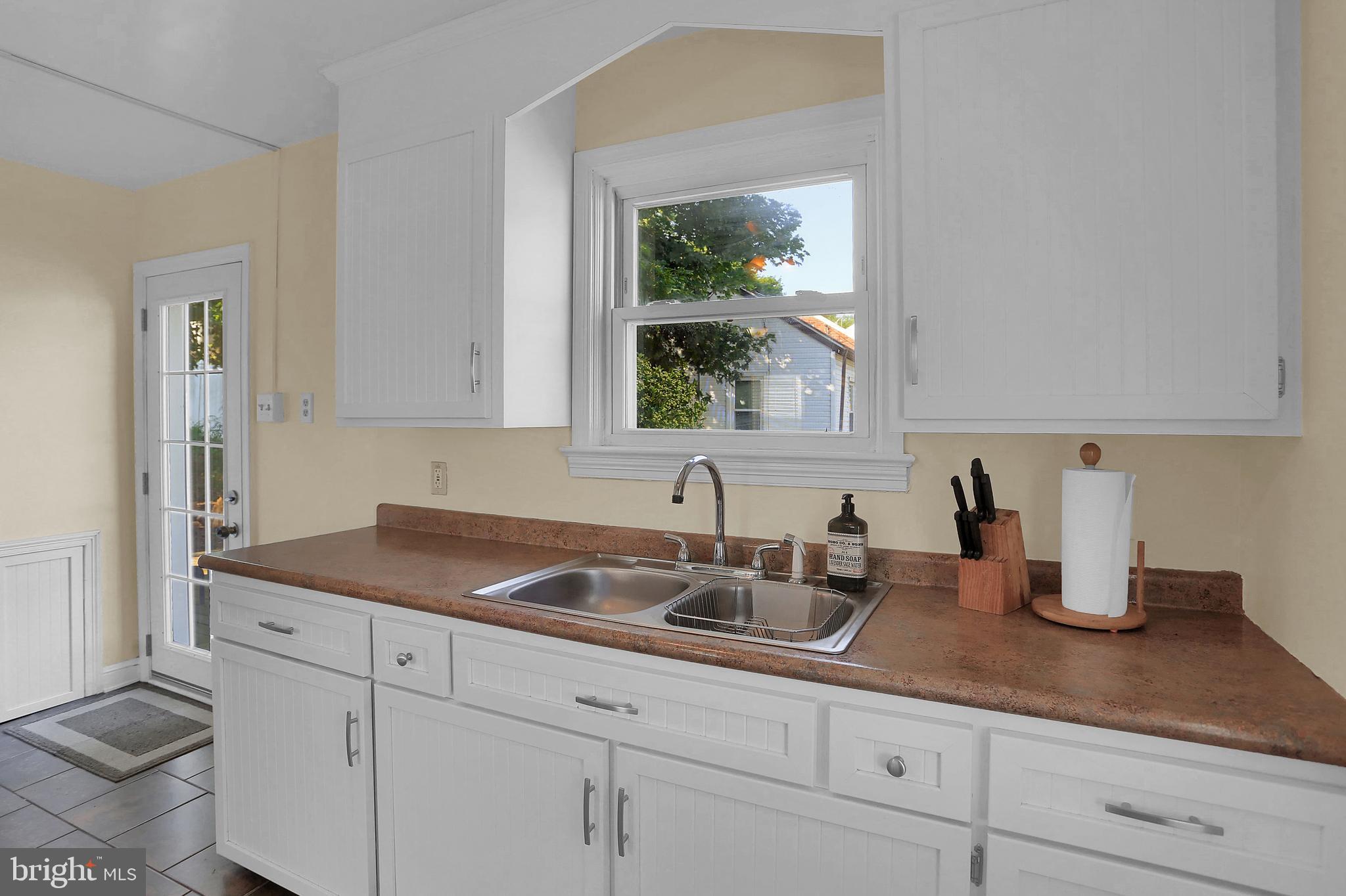 548 Hillcrest Road York, PA 17403 - Photo 10 of 27 Gallery Image 10