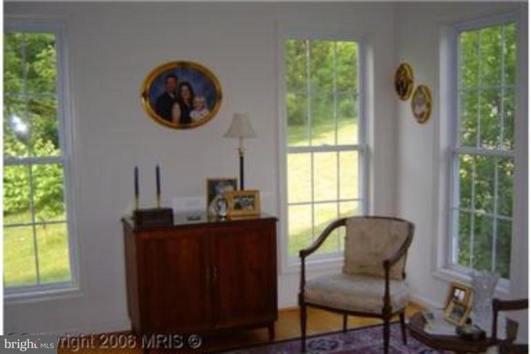 6383 Kabletown Road Charles Town, WV 25414 - Photo 4 of 15 Living Room