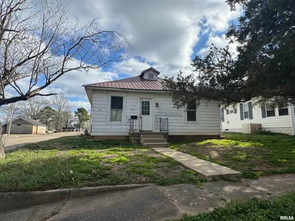 $80,500 | 1500 West Tyler Street, Herrin, IL 62948