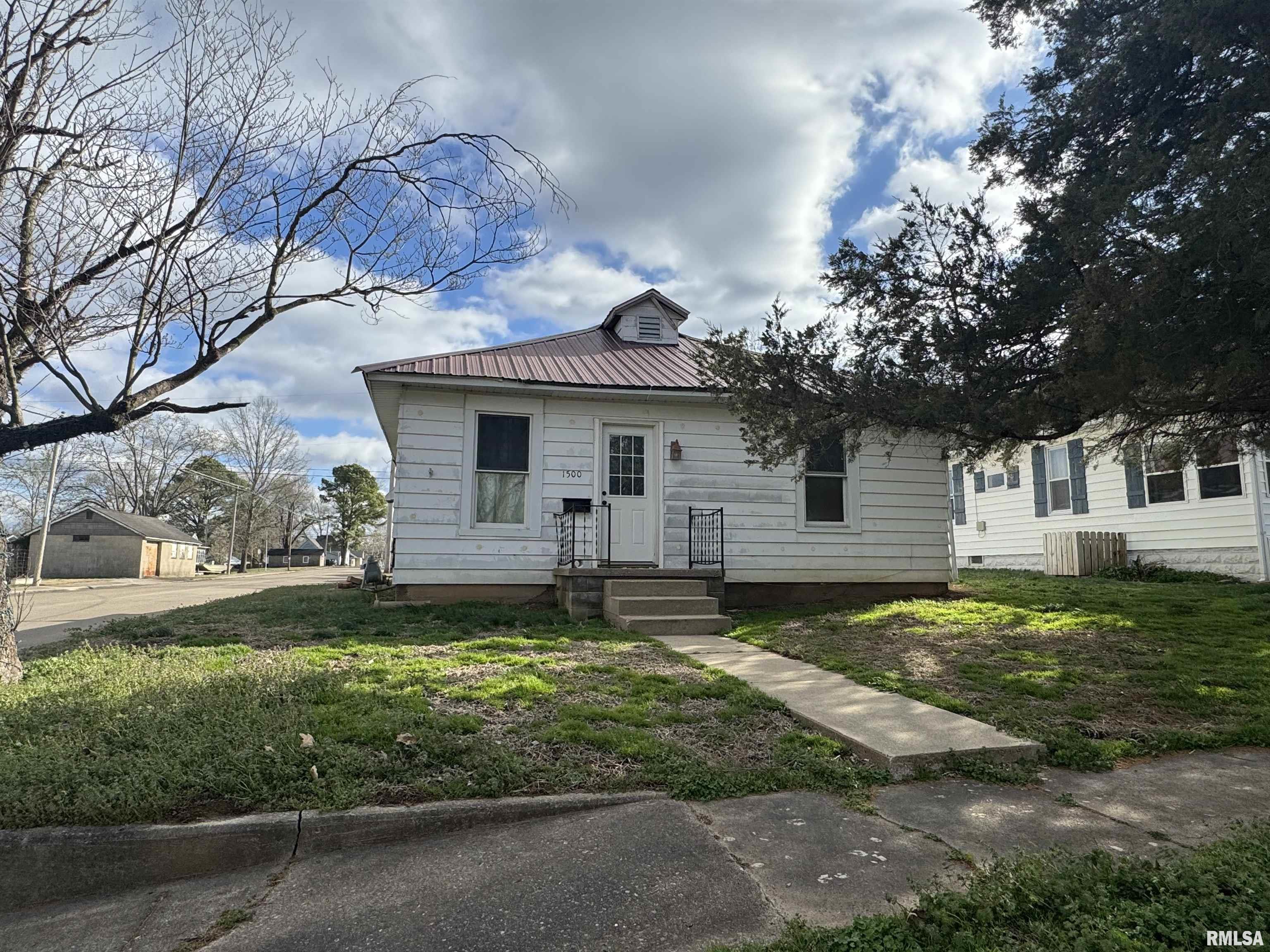 1500 West Tyler Street Herrin, IL 62948 - Photo 2 of 18