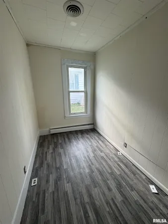$80,500 | 1500 West Tyler Street, Herrin, IL 62948
