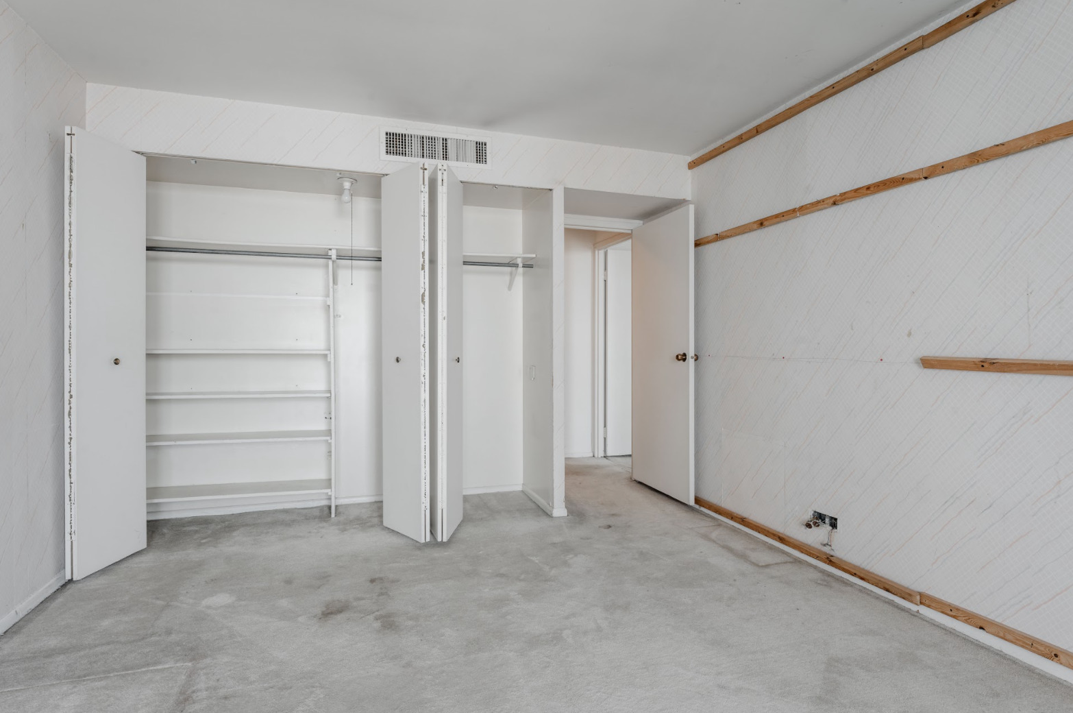 6033 North Sheridan Road, Unit 43D Chicago, IL 60660 - Photo 11 of 27