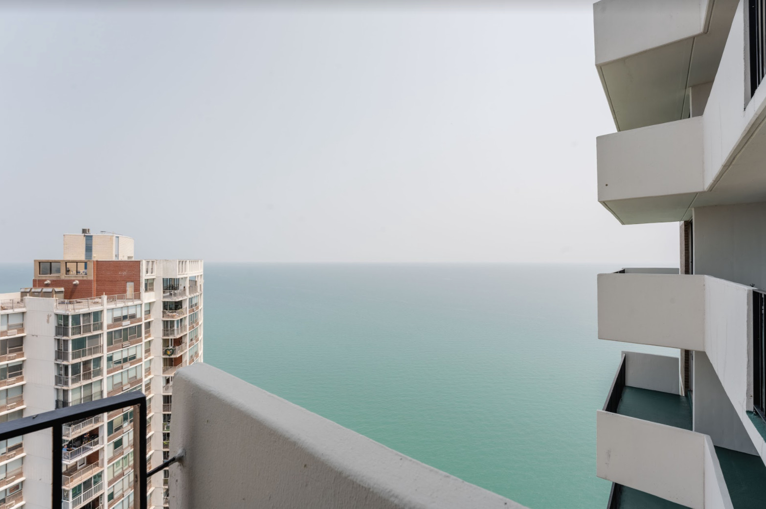 6033 North Sheridan Road, Unit 43D Chicago, IL 60660 - Photo 4 of 27