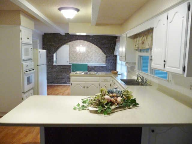 206 Guill Road Mount Juliet, TN 37122 - Photo 7 of 20 view of kitchen lookingtoward dining room.