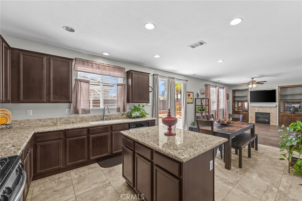 29424 Riptide Drive Menifee, CA 92585 - Photo 9 of 34