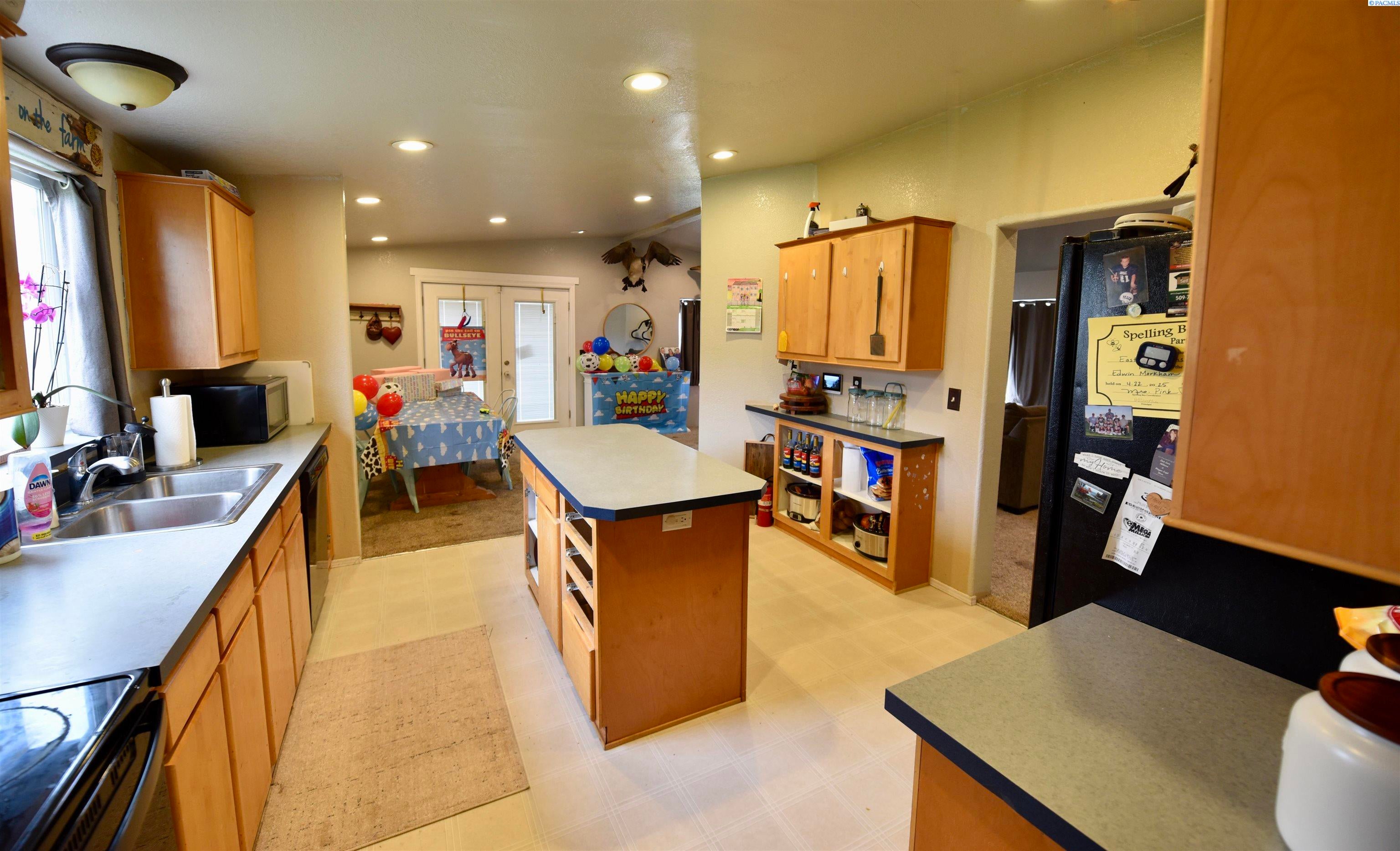 3834 Dogwood Road Pasco, WA 99301 - Photo 10 of 32 Gallery Image 10
