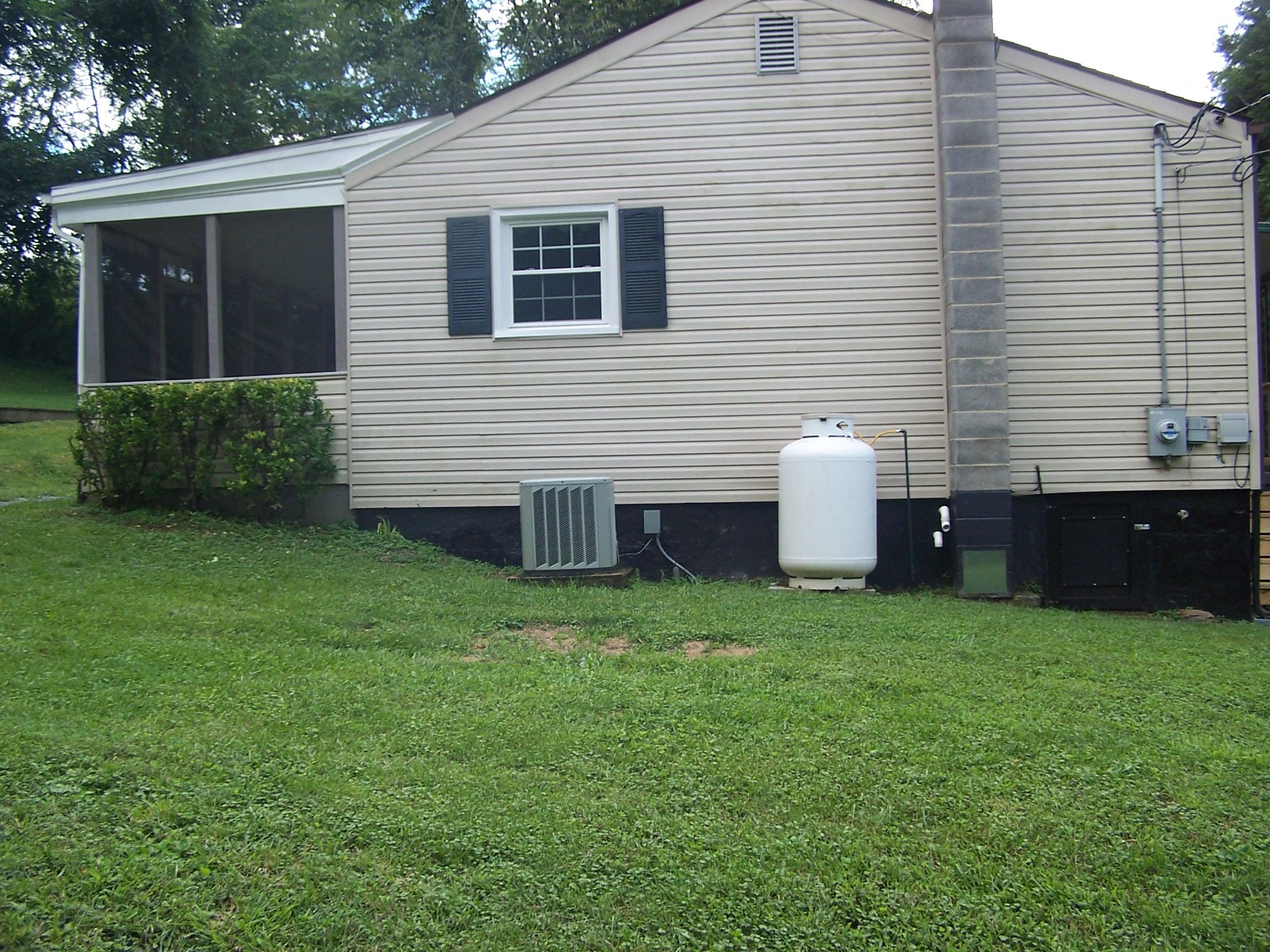 524 Archway Road Blue Ridge, VA 24064 - Photo 2 of 13 100_5149 - Copy
