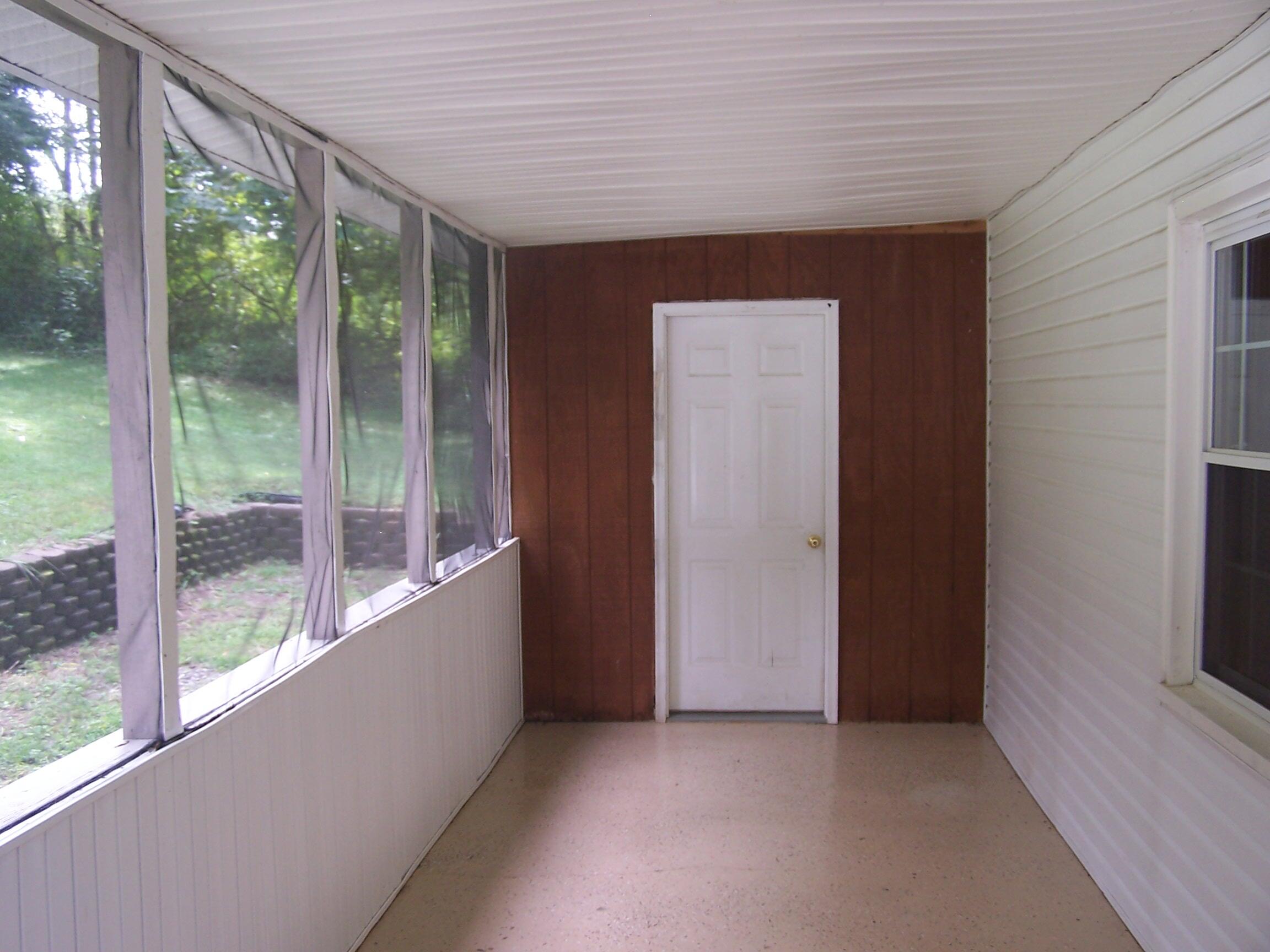 524 Archway Road Blue Ridge, VA 24064 - Photo 6 of 13 100_5154