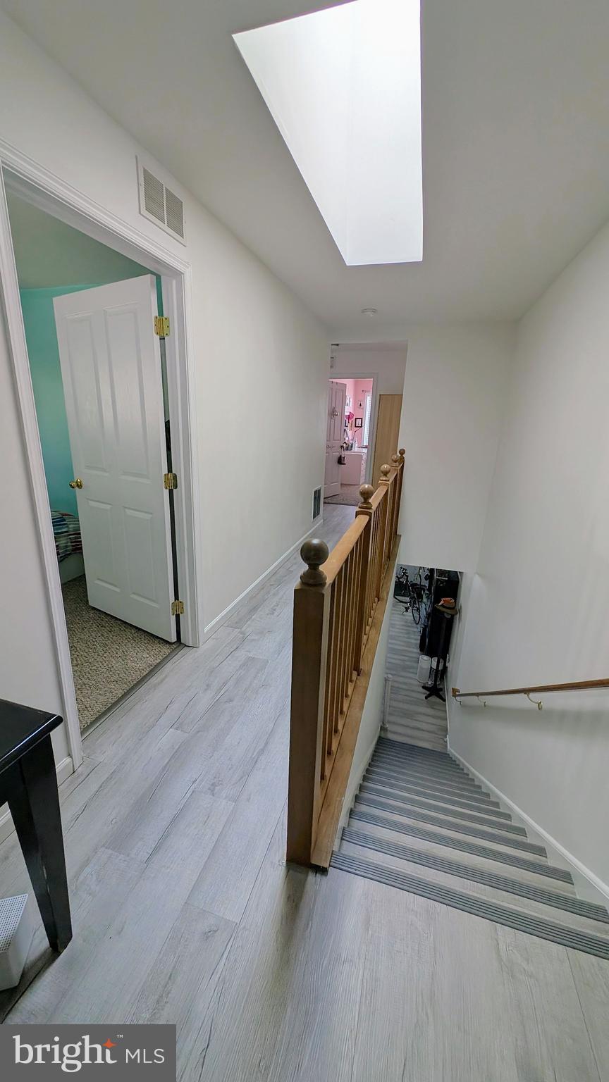 641 Fairview Avenue Lancaster, PA 17603 - Photo 8 of 19 Upper level hallway