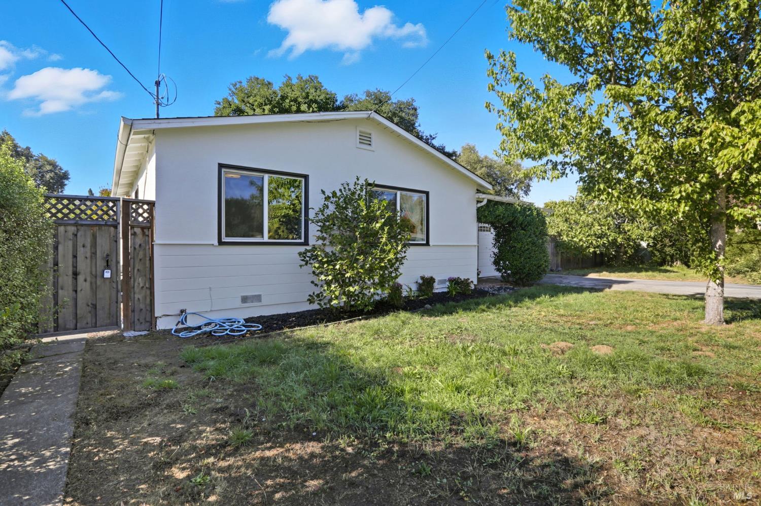 840 Wilmac Avenue Novato, CA 94947 - Photo 4 of 38