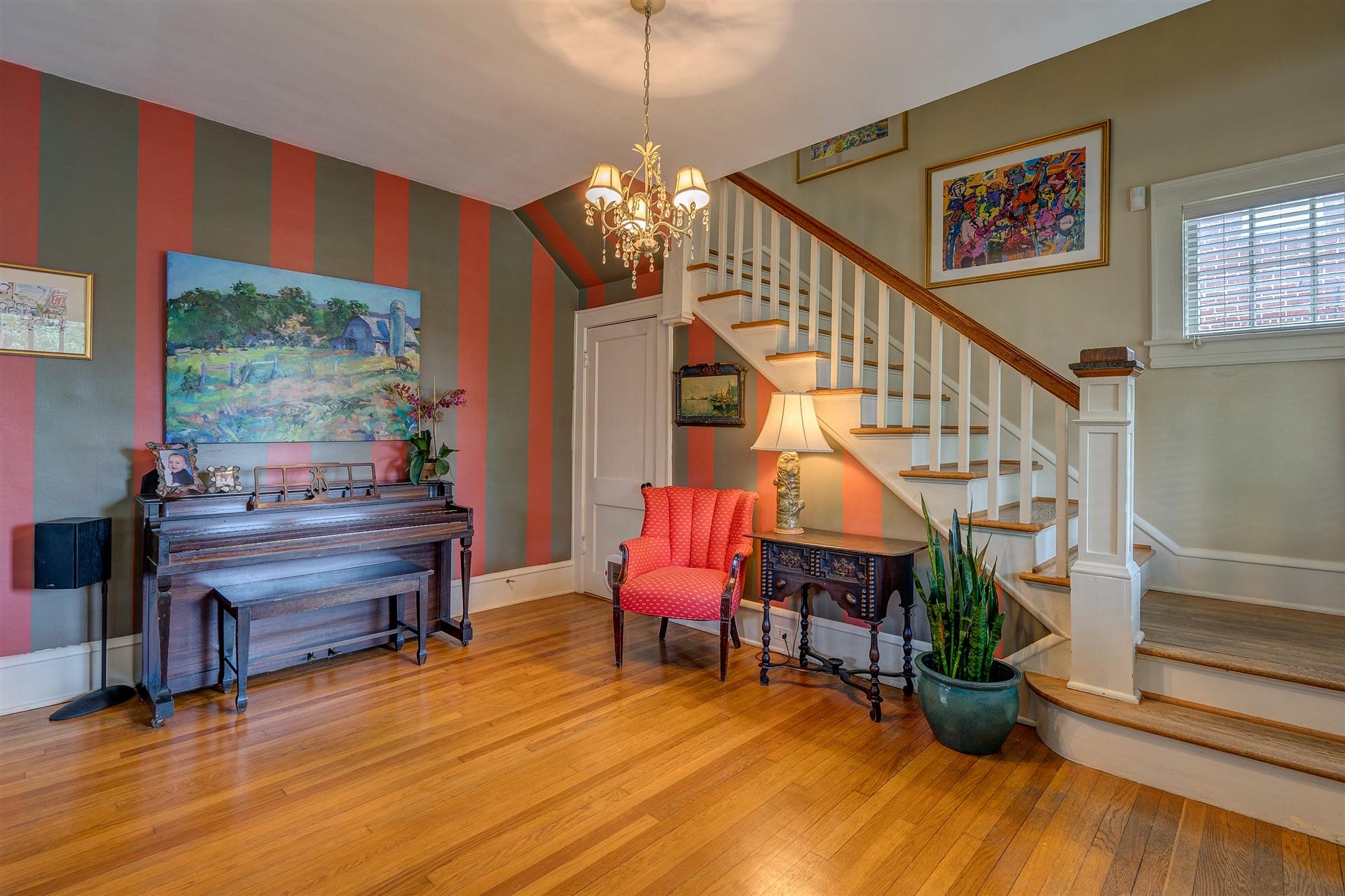 1831 Carter Road Southwest Roanoke, VA 24015 - Photo 5 of 34 05-DSC00046_47_48_49_50