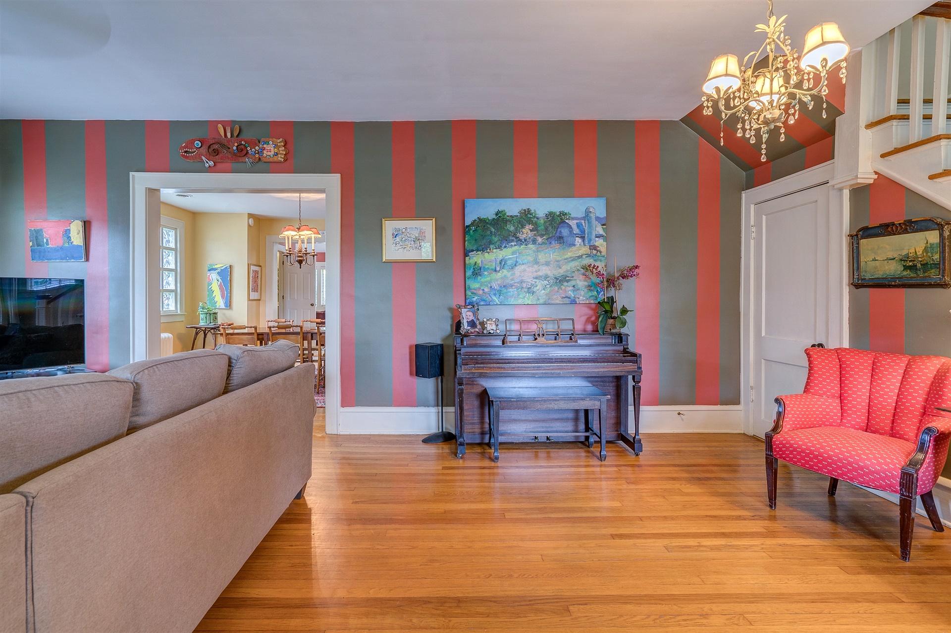 1831 Carter Road Southwest Roanoke, VA 24015 - Photo 7 of 34 07-DSC00041_2_3_4_5