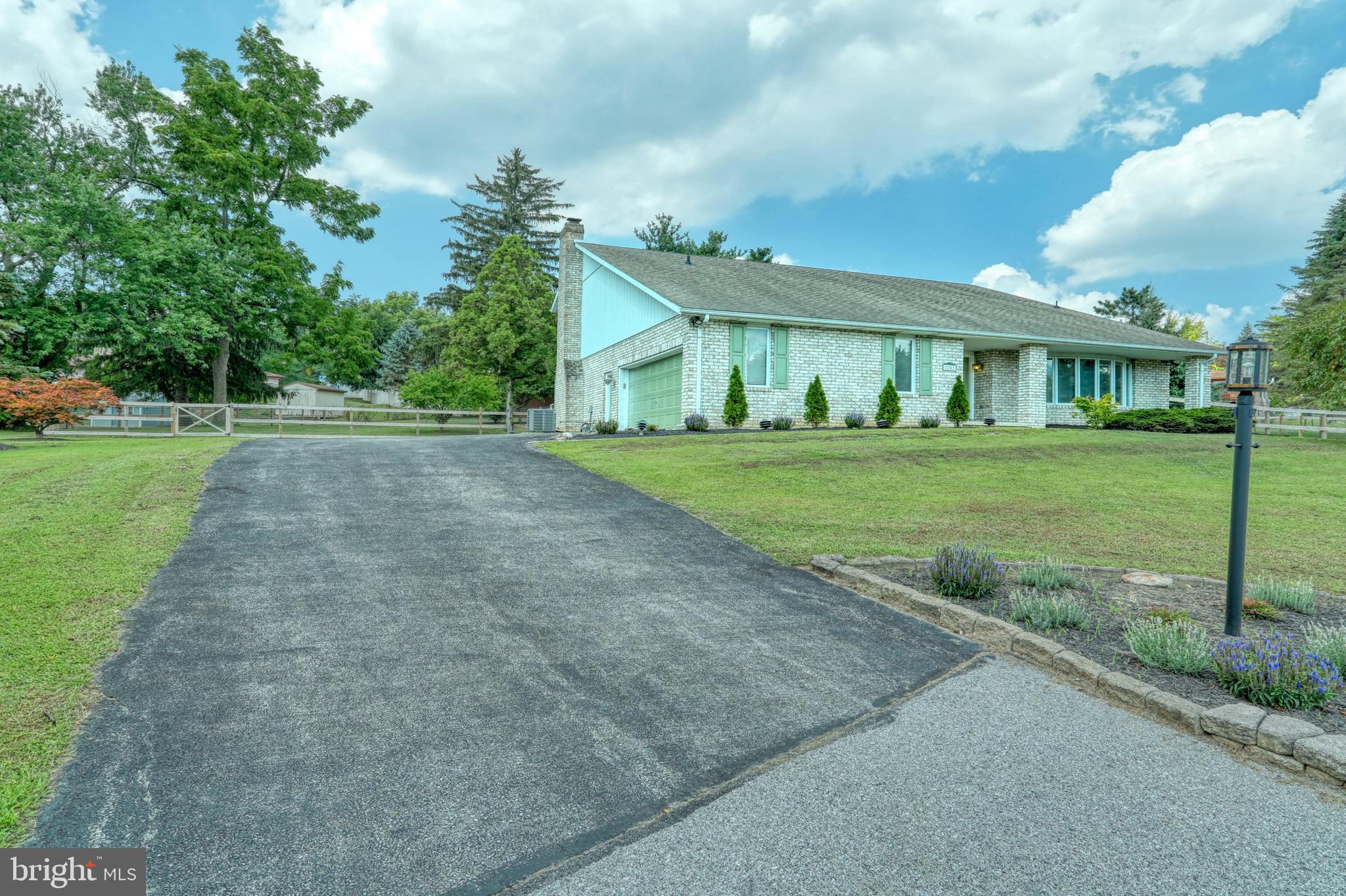 2281 Jonquil Road York, PA 17403 - Photo 4 of 48 Gallery Image 4