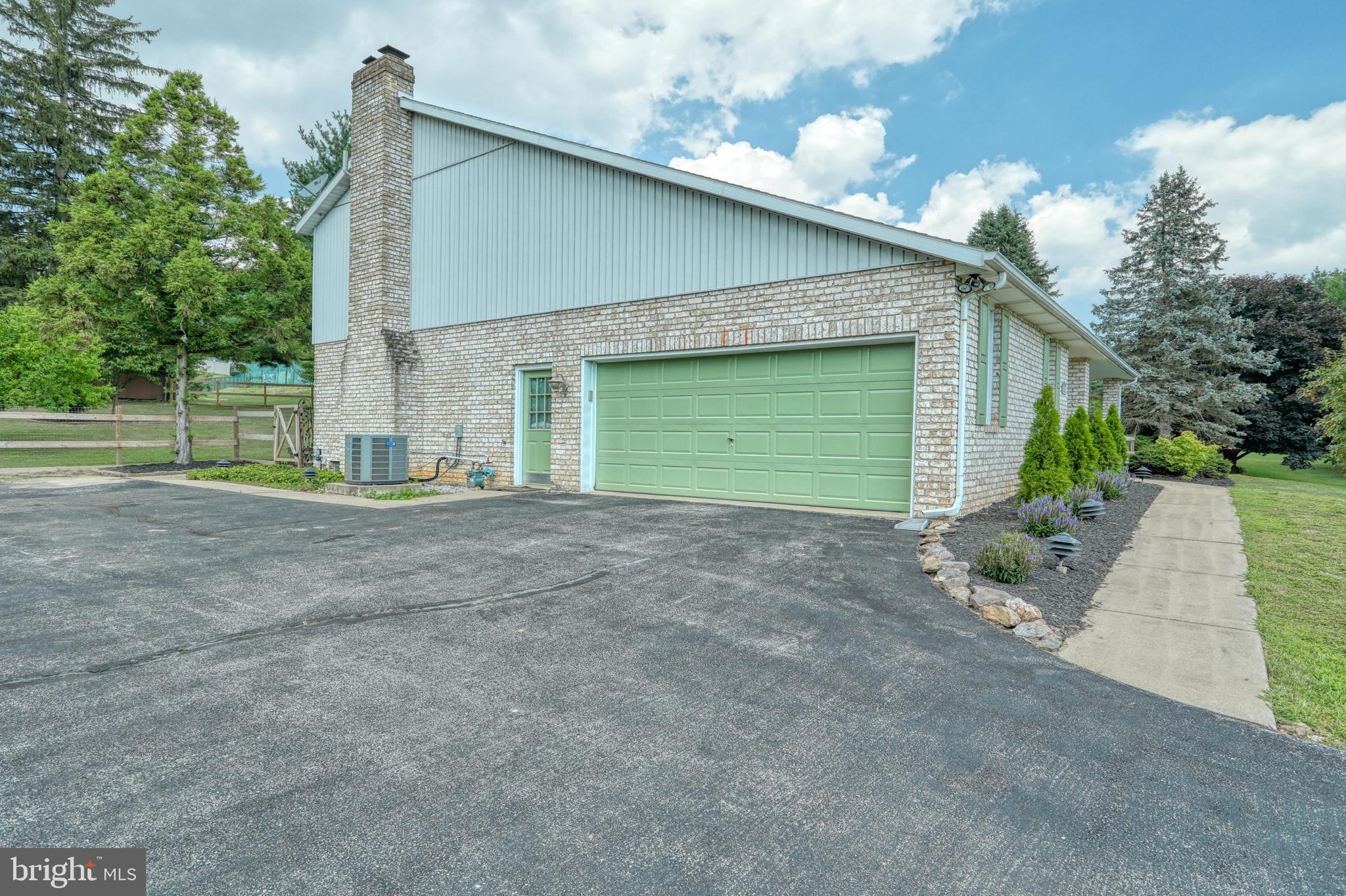 2281 Jonquil Road York, PA 17403 - Photo 5 of 48 Gallery Image 5