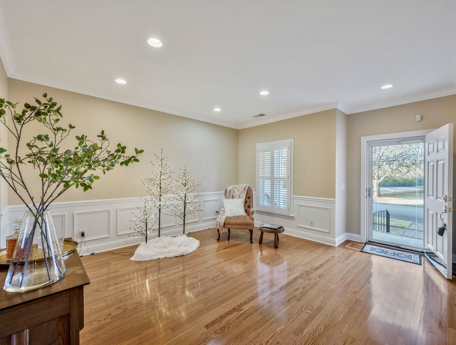 626 Springlake Drive Franklin, TN 37064 - Photo 6 of 22 a living room with furniture and wooden floor