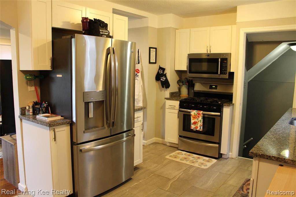 16052 Sumner Redford, MI 48239 - Photo 2 of 23