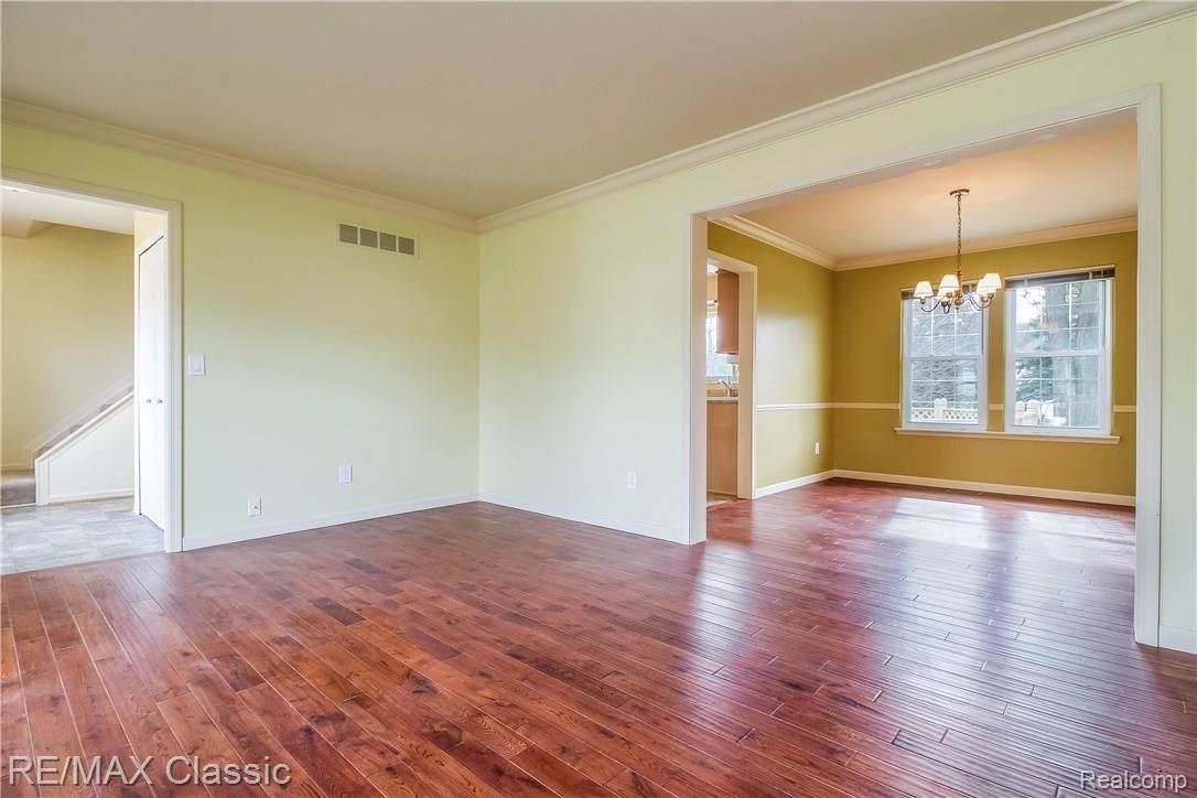 2247 Stonington Lane Rochester, MI 48306 - Photo 12 of 28 015-5353102-large.jpg