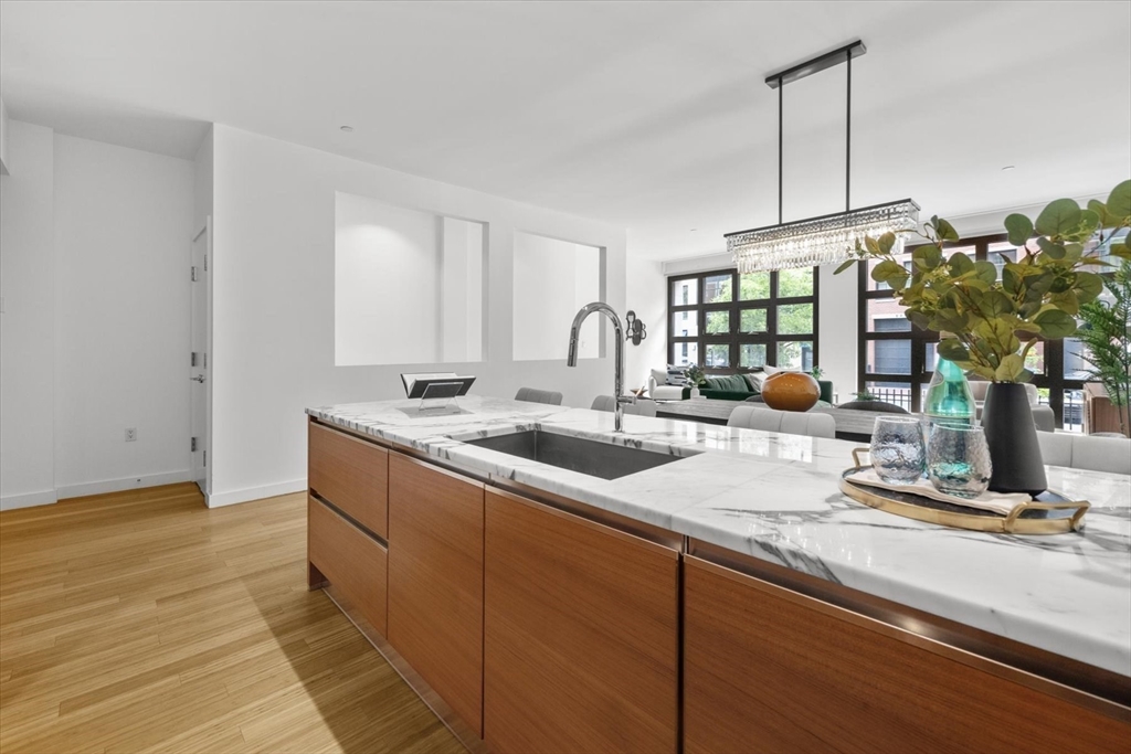 7 Warren Avenue, Unit 6 Boston, MA 02116 - Photo 5 of 33