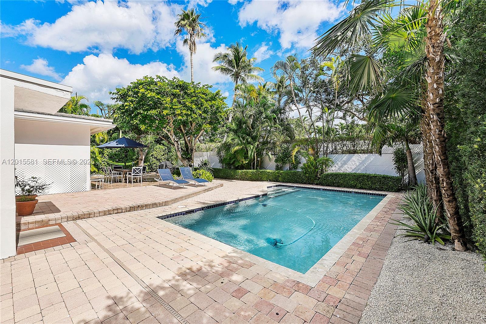 301 Hampton Lane Key Biscayne, FL 33149 - Photo 8 of 34