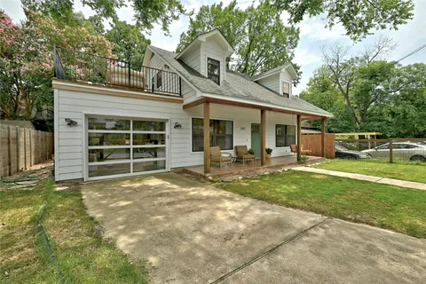 $639,000 | 2107 East 13th Street, Austin, TX 78702