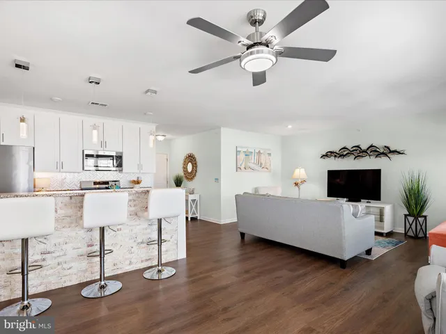 $369,900 | 20141 Riesling Lane, Unit 402, Lewes, DE 19958