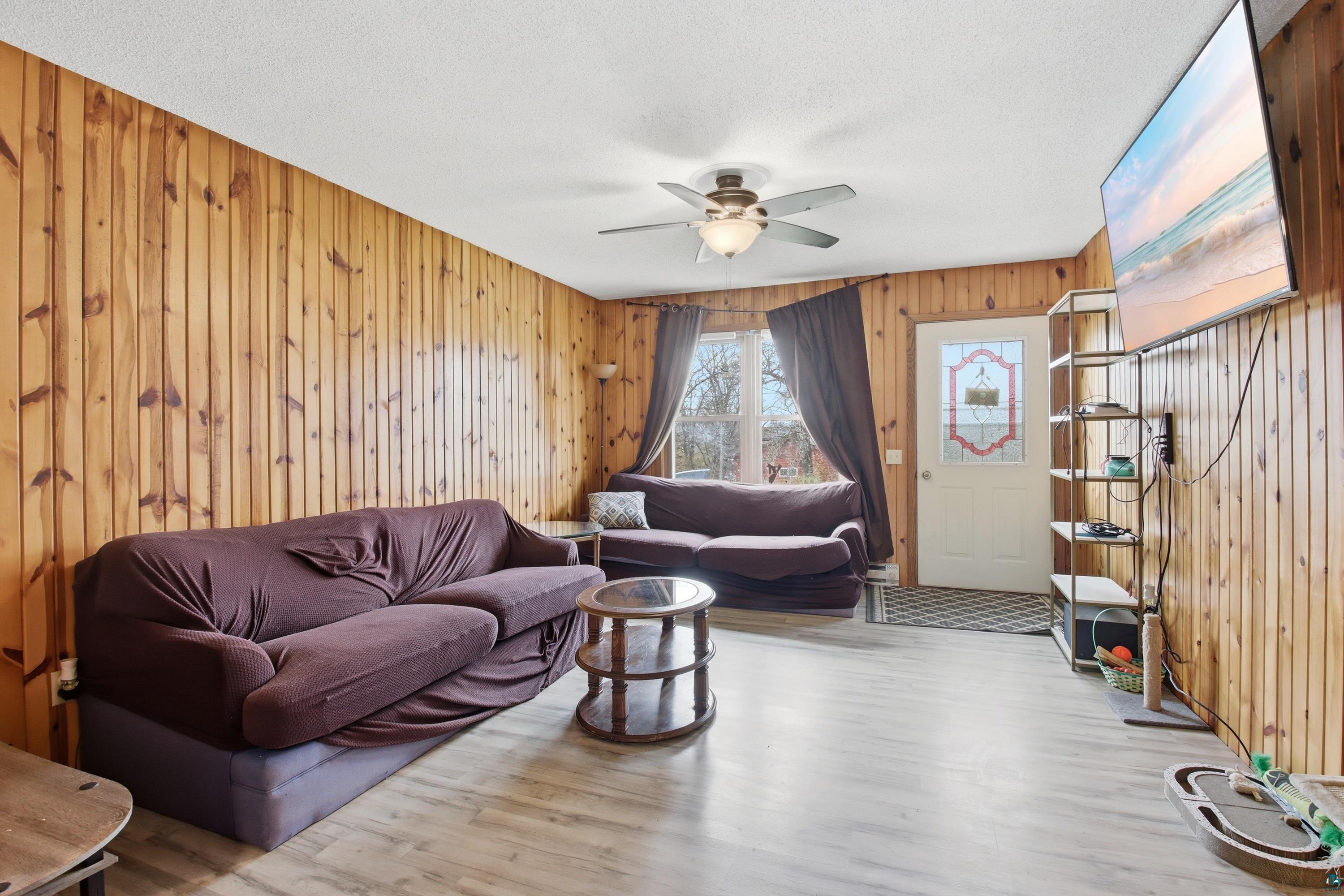 916-918 Michigan Street Spooner, WI 54801 - Photo 7 of 35