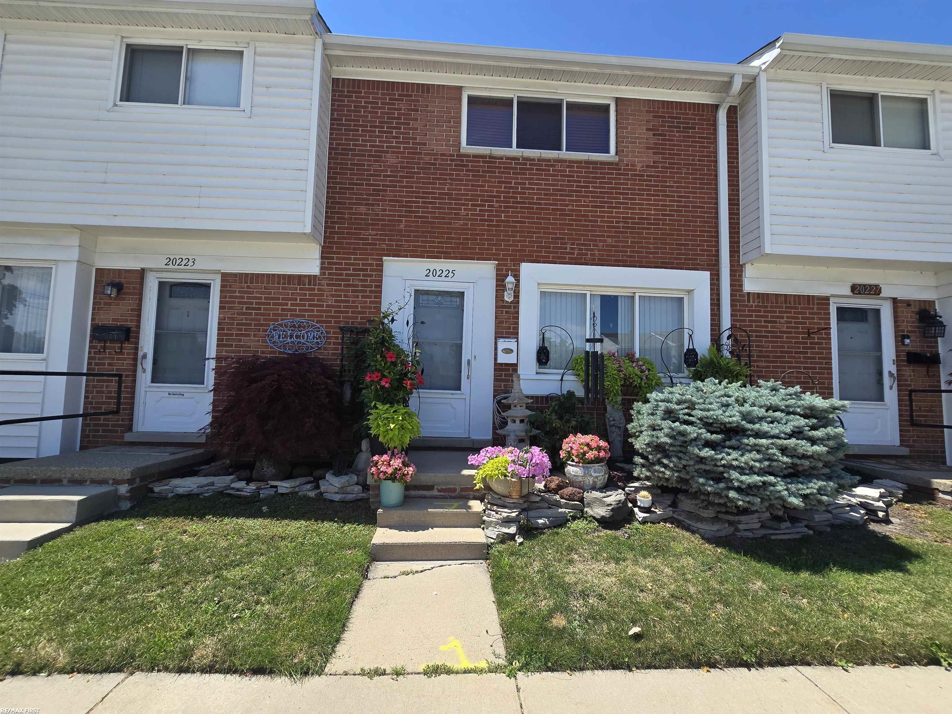 20225 15 Mile Road Clinton Township, MI 48035 - Photo 1 of 19
