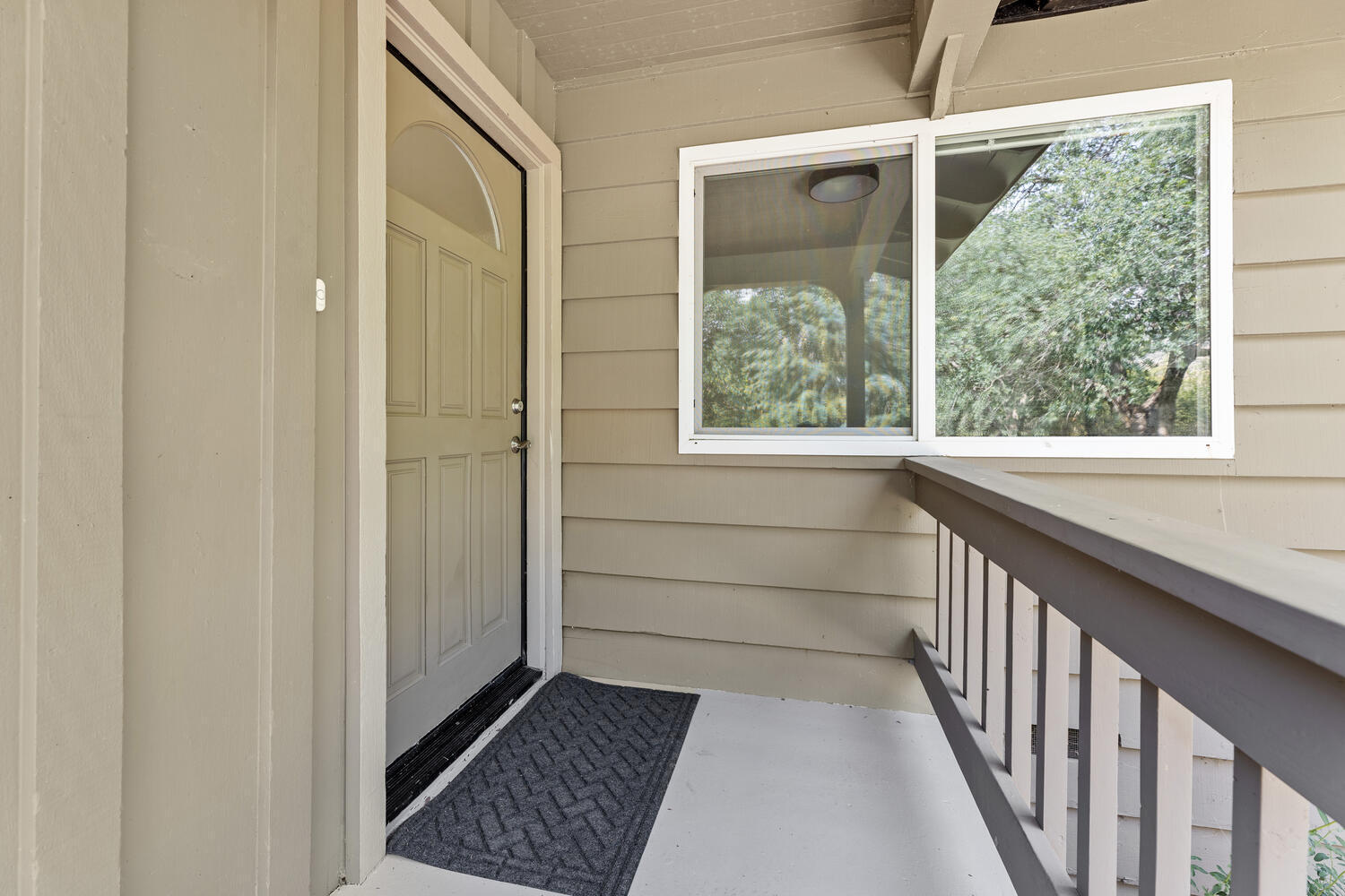 40707 Crystal Drive Three Rivers, CA 93271 - Photo 3 of 26 Front entry