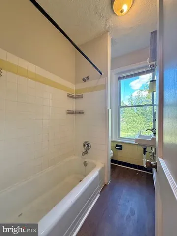 $995 | 1209 Gilpin Avenue, Unit 3, Wilmington, DE 19806