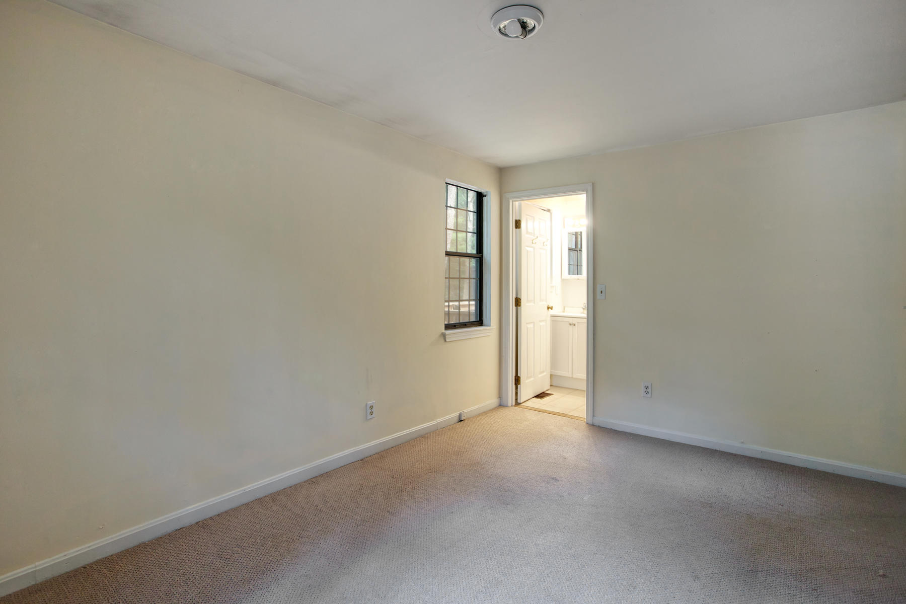211 Oldham Road Osterville, MA 02655 - Photo 12 of 26 a view of an empty room