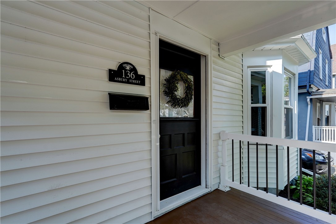 136 Asbury Street Rochester, NY 14620 - Photo 3 of 47