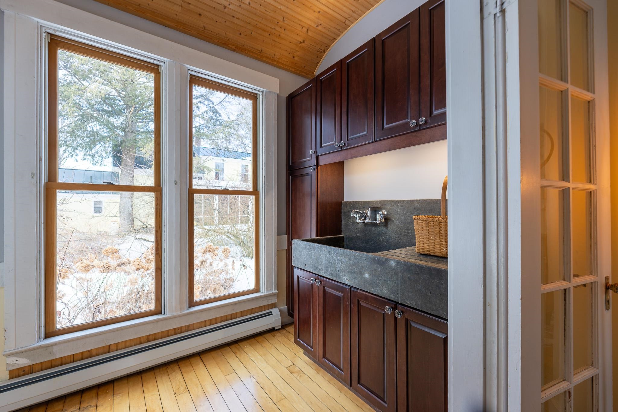 10 Abbott Street Lebanon, NH 03766 - Photo 17 of 60