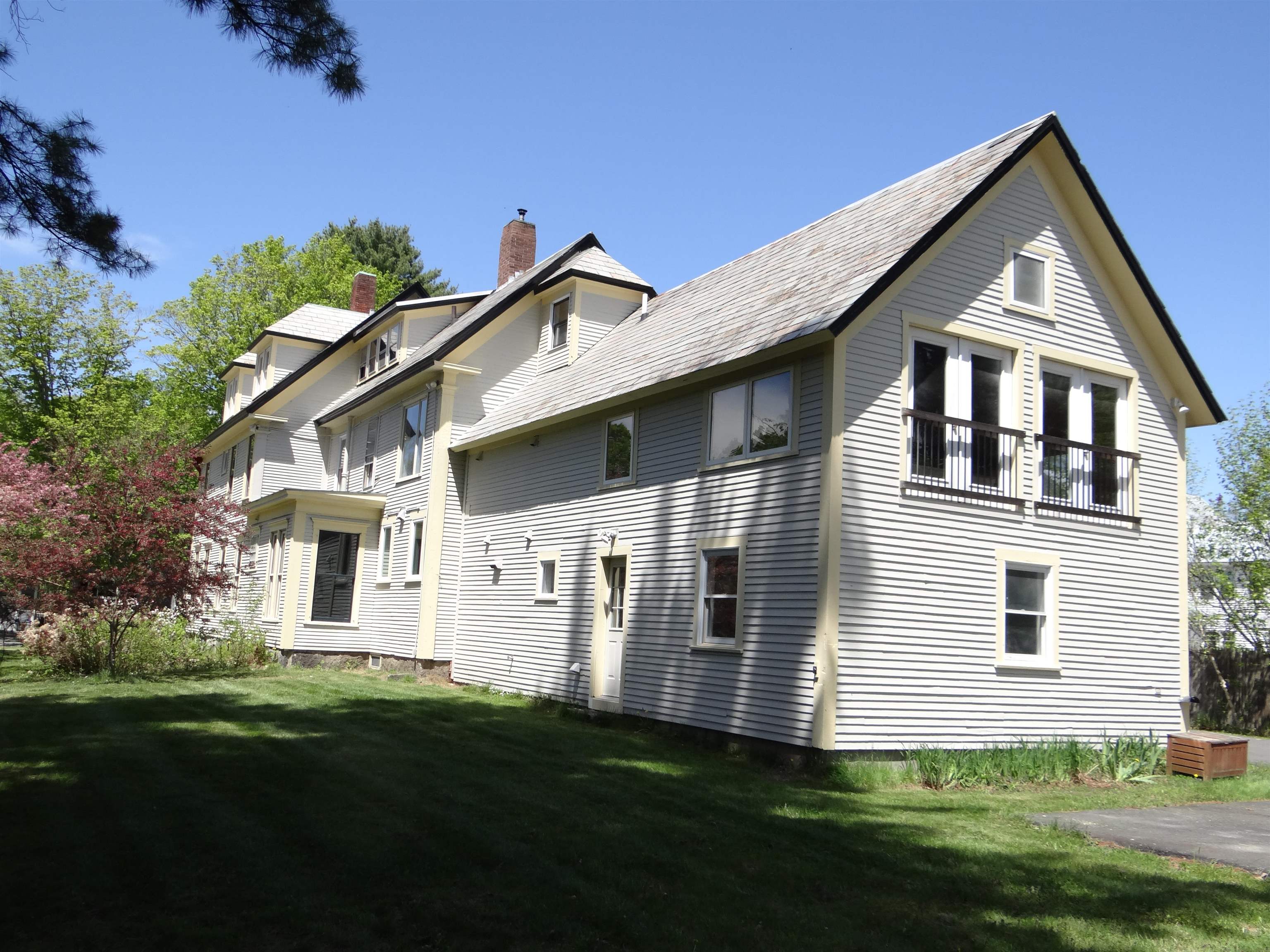 10 Abbott Street Lebanon, NH 03766 - Photo 5 of 60