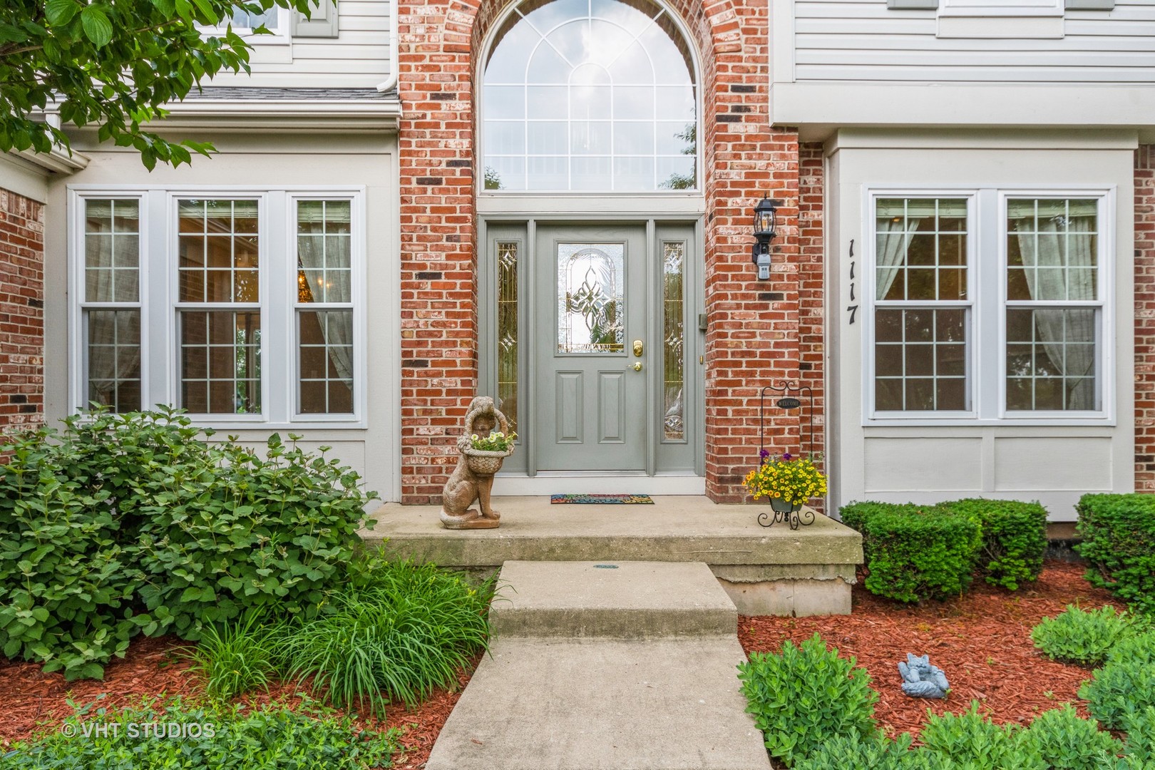 1117 Umbdenstock Road Elgin, IL 60123 - Photo 2 of 22