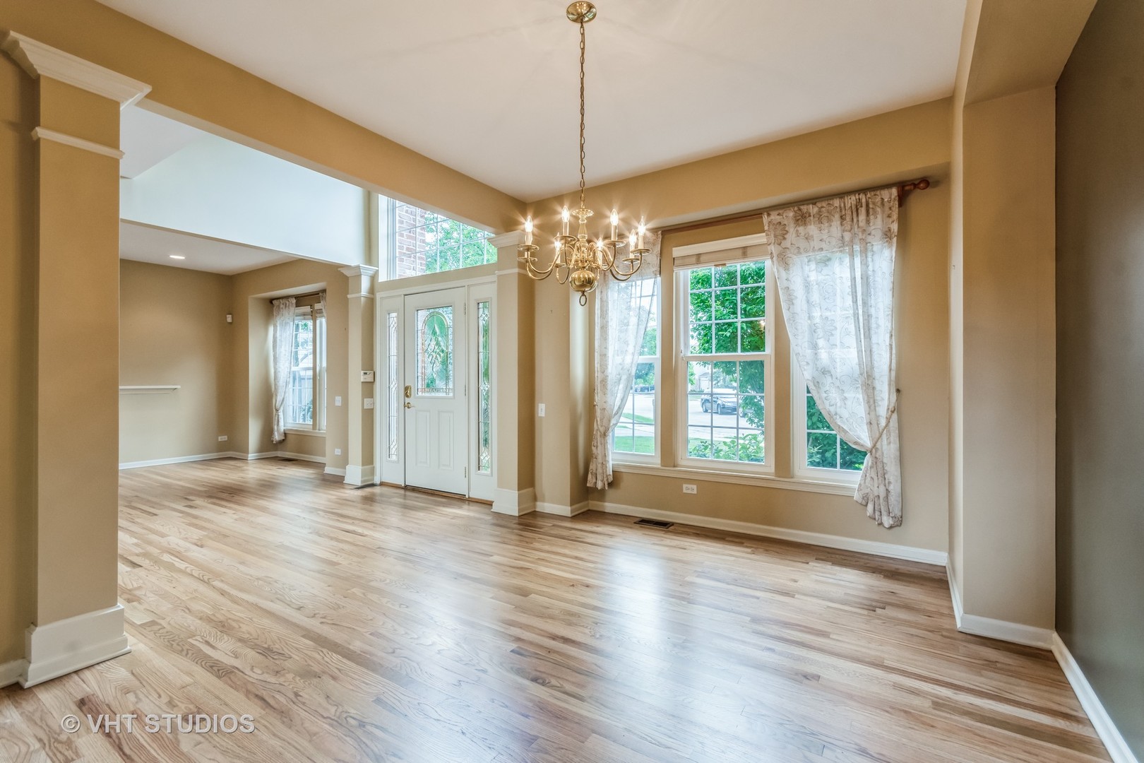 1117 Umbdenstock Road Elgin, IL 60123 - Photo 4 of 22