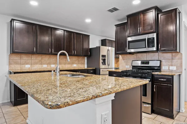 $1,995 | 252 Elisabeth Run, San Antonio, TX 78253