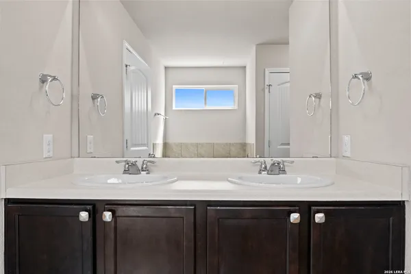 $1,995 | 252 Elisabeth Run, San Antonio, TX 78253