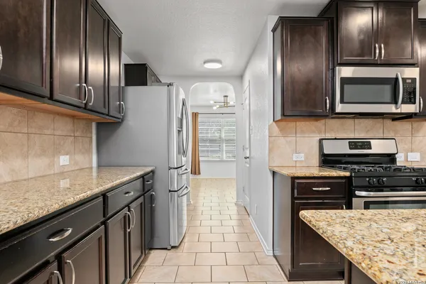 $1,995 | 252 Elisabeth Run, San Antonio, TX 78253