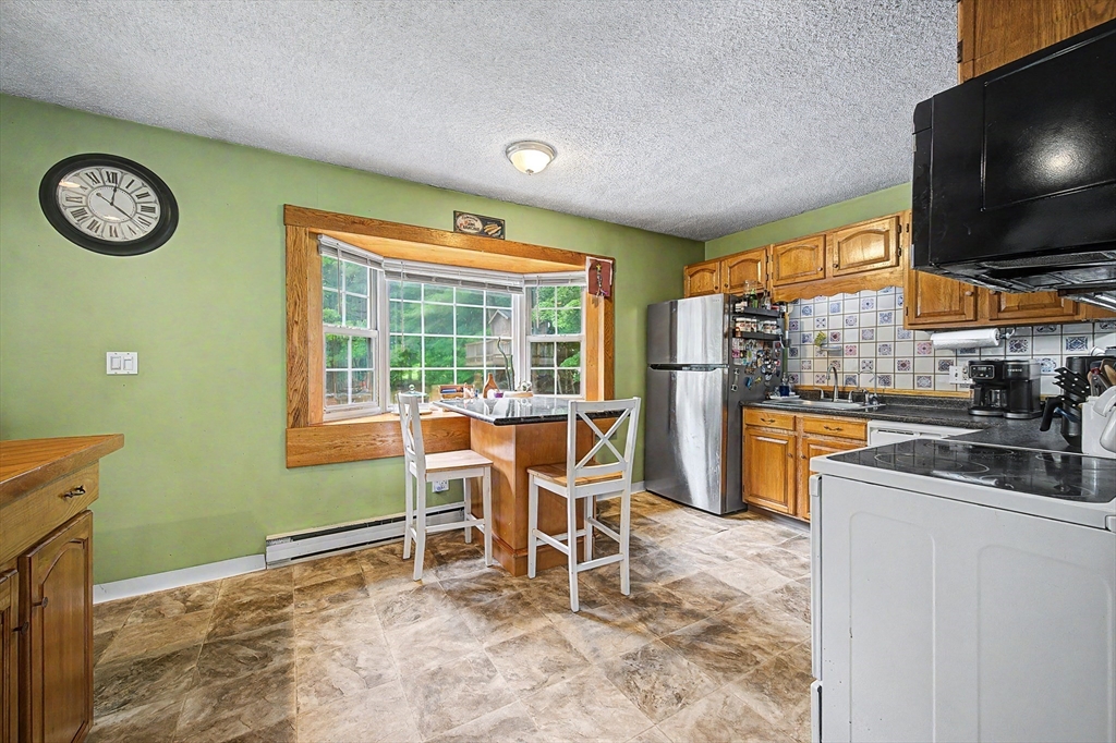 119 Dennison Cross Road Southbridge, MA 01550 - Photo 4 of 25