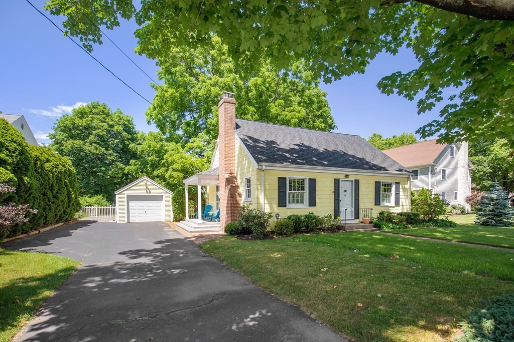 18 Stoddard Road Hingham, MA 02043 - Photo 2 of 30