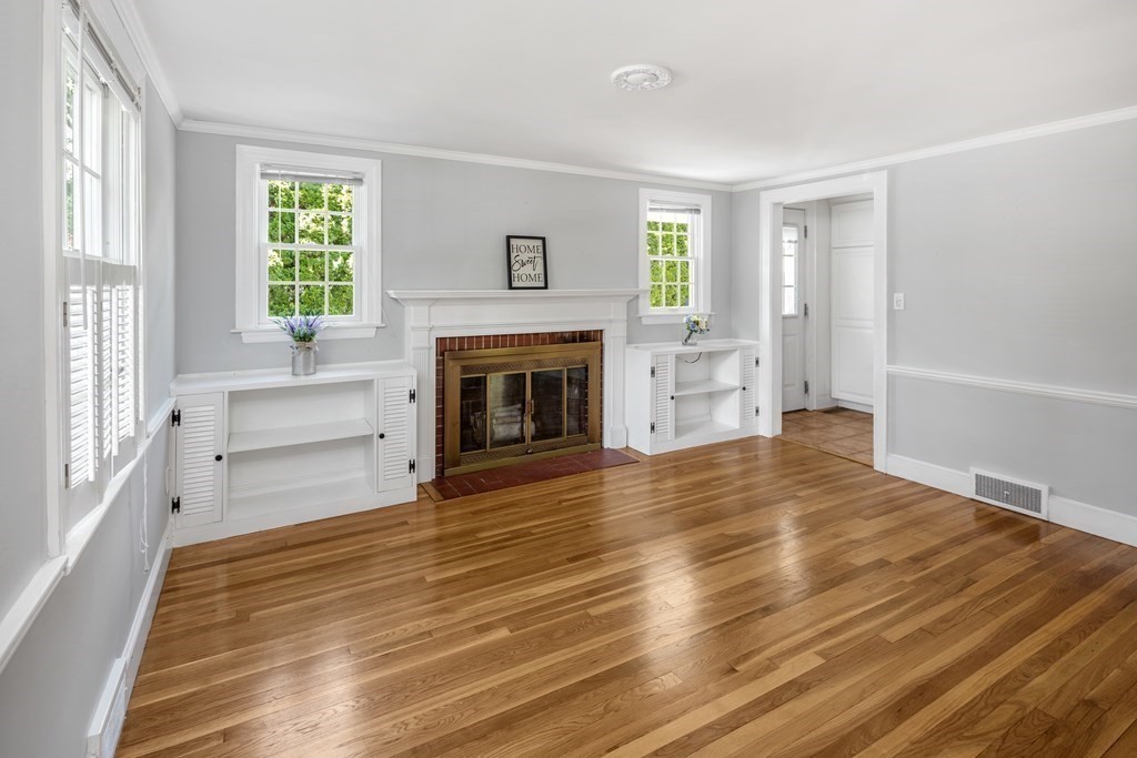 18 Stoddard Road Hingham, MA 02043 - Photo 5 of 30