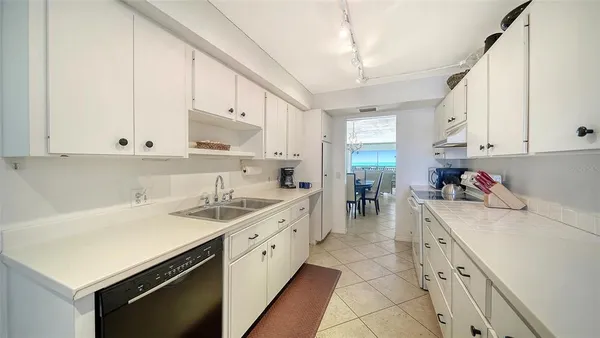 $995,000 | 19 Whispering Sands Drive, Unit 204, Sarasota, FL 34242