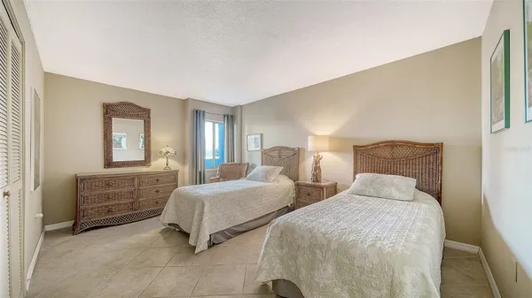 $995,000 | 19 Whispering Sands Drive, Unit 204, Sarasota, FL 34242