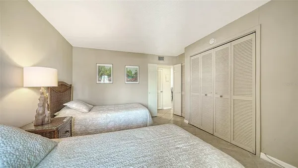 $995,000 | 19 Whispering Sands Drive, Unit 204, Sarasota, FL 34242