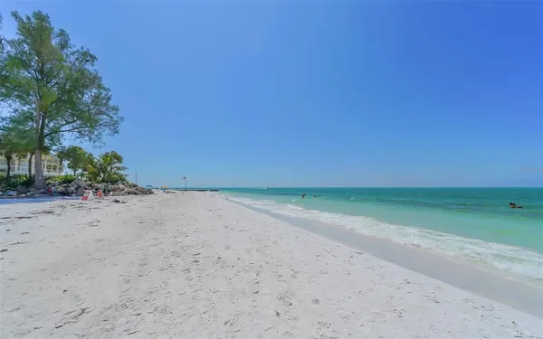 $995,000 | 19 Whispering Sands Drive, Unit 204, Sarasota, FL 34242