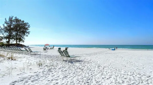 $995,000 | 19 Whispering Sands Drive, Unit 204, Sarasota, FL 34242