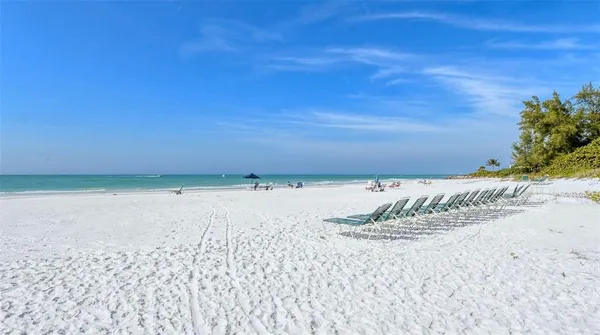 $995,000 | 19 Whispering Sands Drive, Unit 204, Sarasota, FL 34242