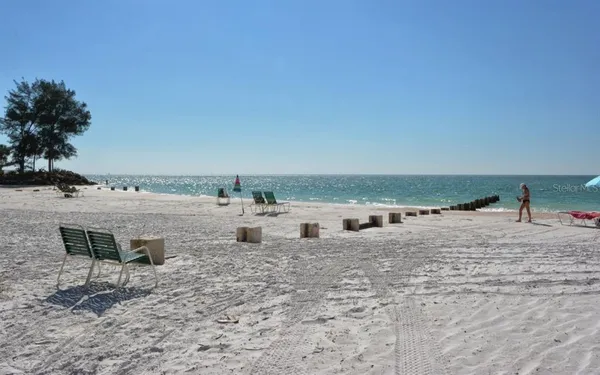 $995,000 | 19 Whispering Sands Drive, Unit 204, Sarasota, FL 34242